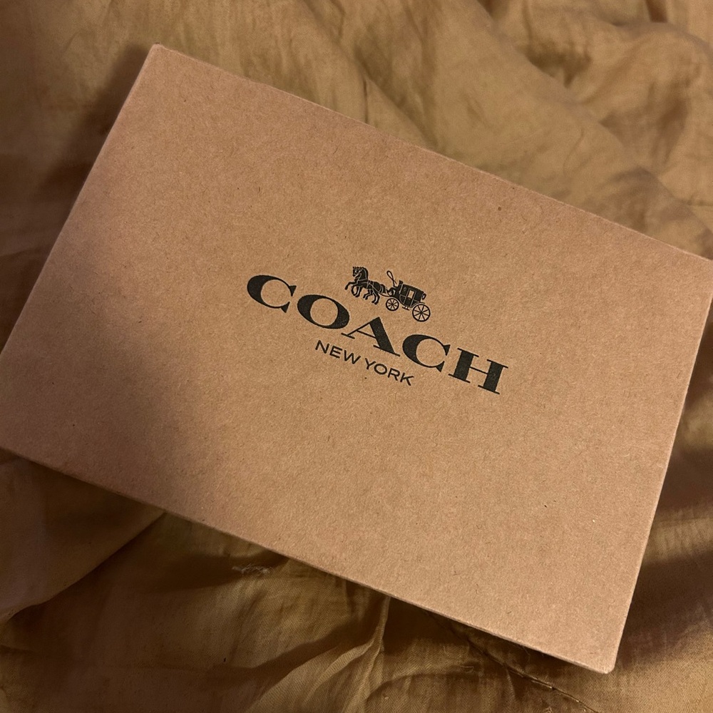 NWT Coach Floral Beige Wristlet - Picture 2 of 2